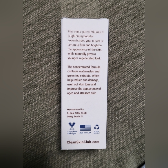 Clean Skin Club - Vitamin C Brightening Booster - Picture 7 of 7